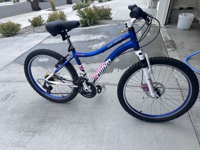 24” Genesis Whirlwind Mountain Bike - Blue/Pink, 21 speeds, front Disc Brakes
