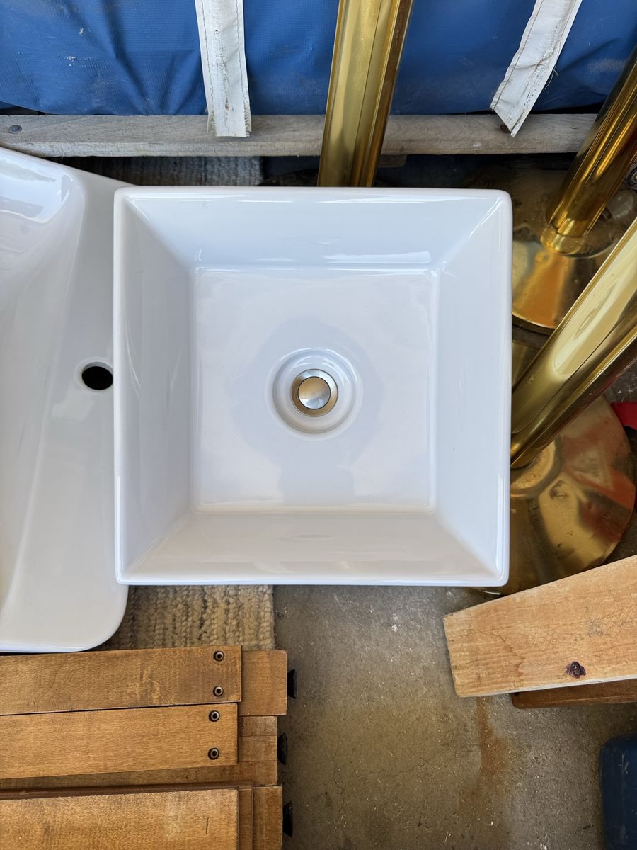 Main image 6