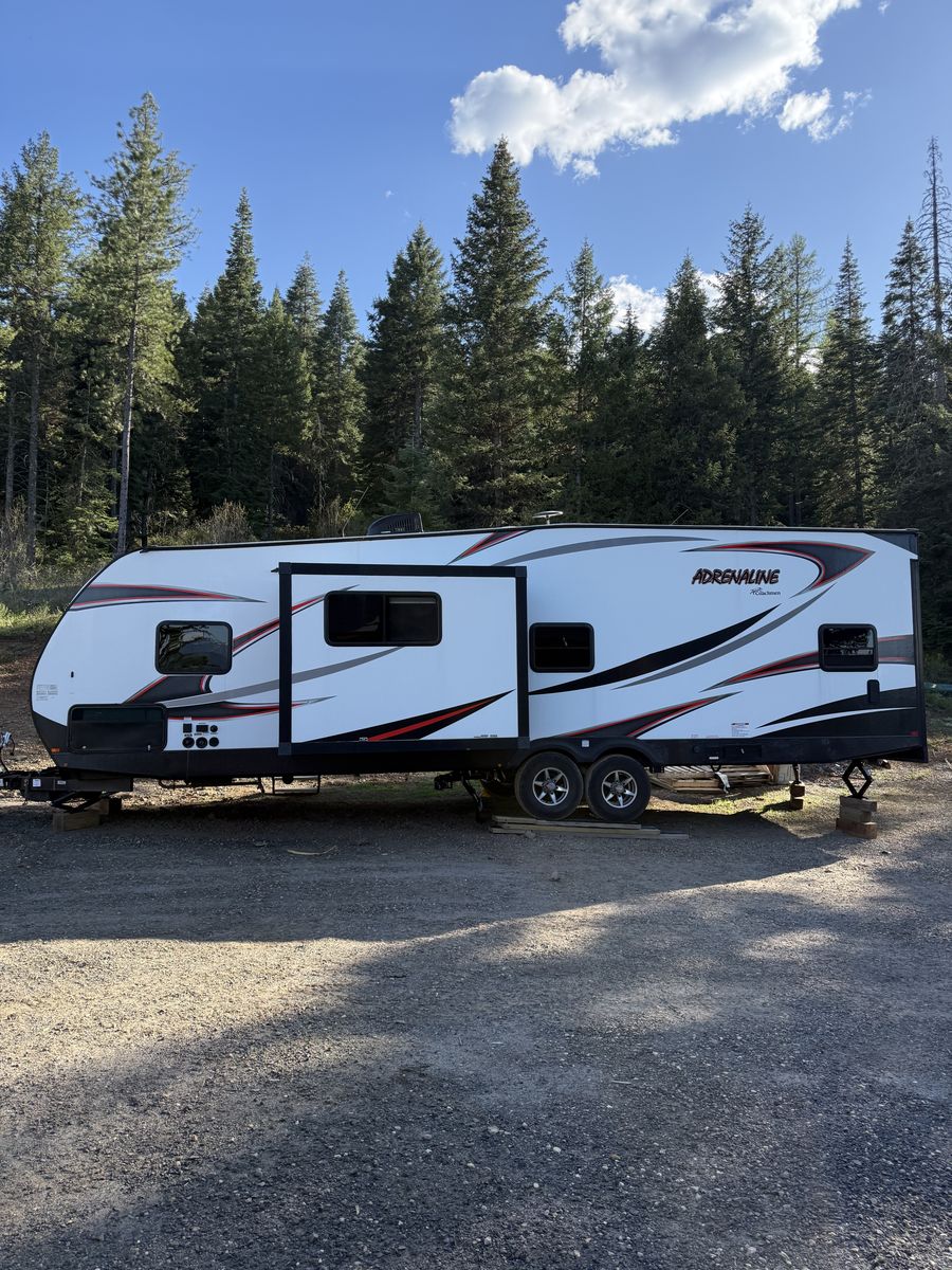 2018 Coachmen Adreneline Toyhauler