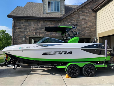2014 Supra Surf Boat