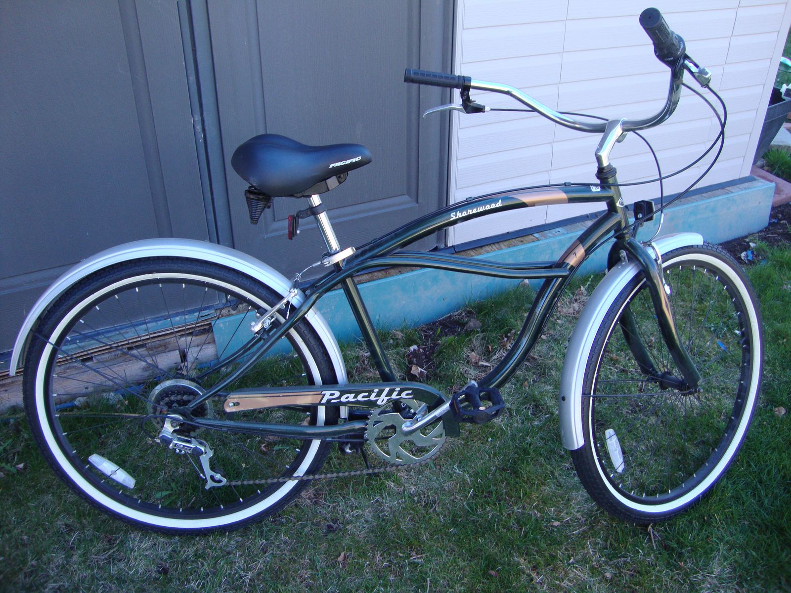 26" Pacific Shorewood Cruiser Bicycle Like NEW