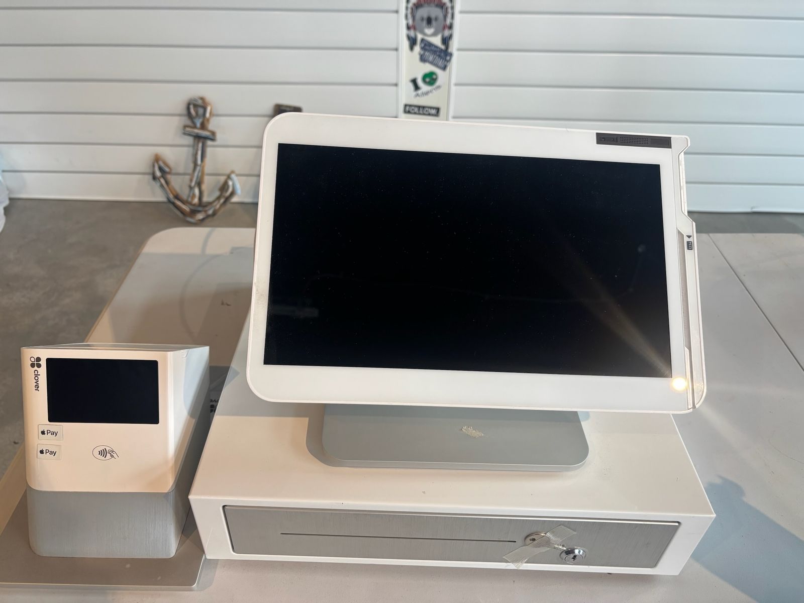 Clover POS Terminal Station