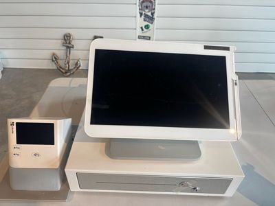 Clover POS Terminal Station