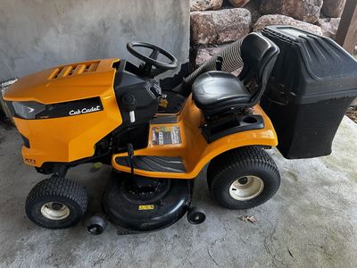 Cub Cadet XT1 LT46" 22hp tractor lawnmower
