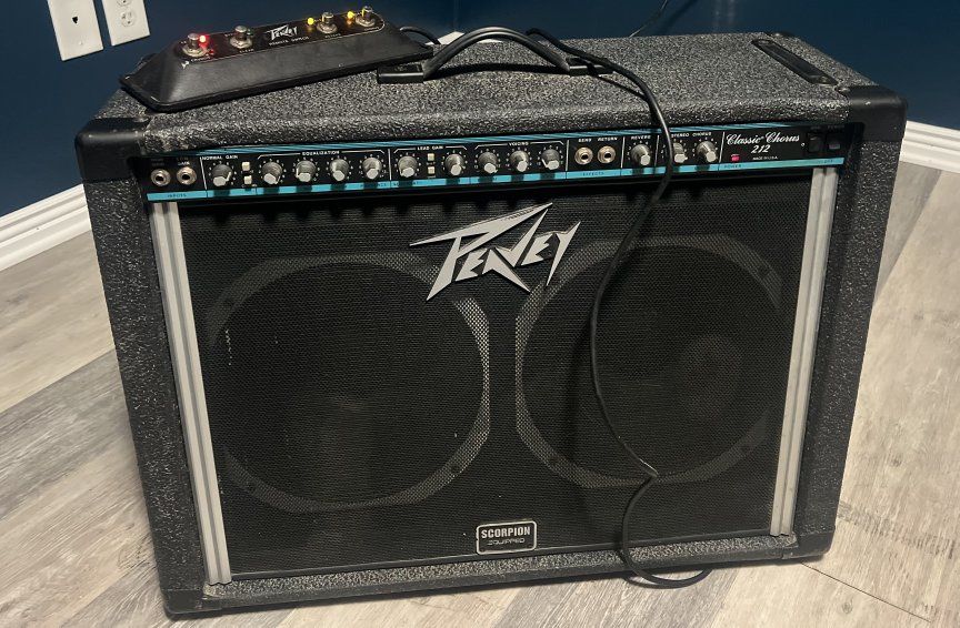 Peavey Classic Chorus 212 with Scorpion Speakers
