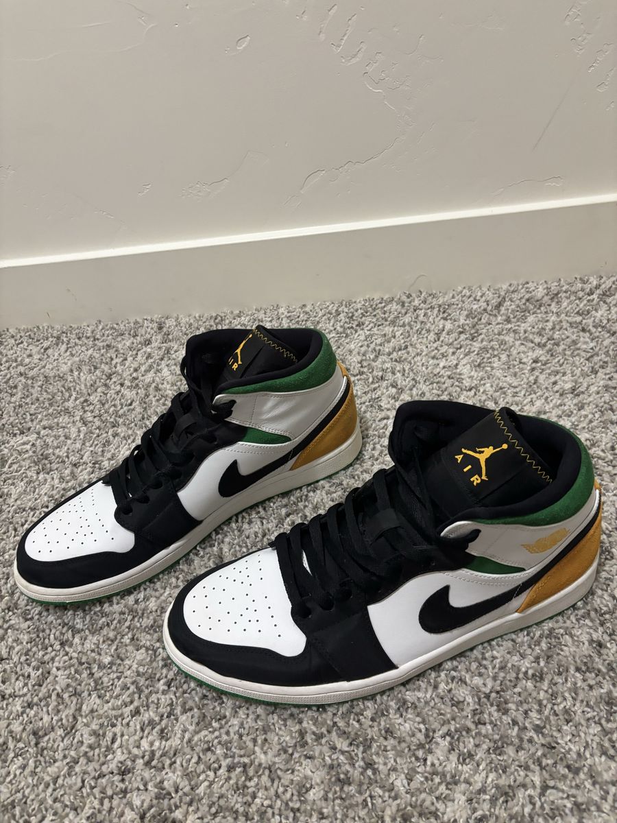 Air Jordan 1 Mid SE “Oakland” – Size 13
