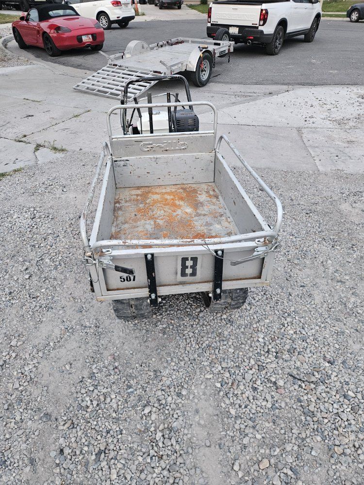 Powered wheelbarrow