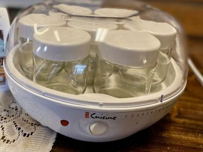 Like New Cuisine Yogurt Maker