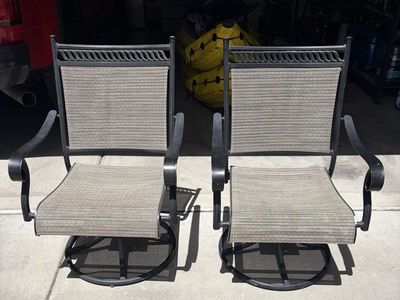 Set of 2 Outdoor Patio Swivel Rocker Dining Chairs with Mesh Fabric - Black/Brown