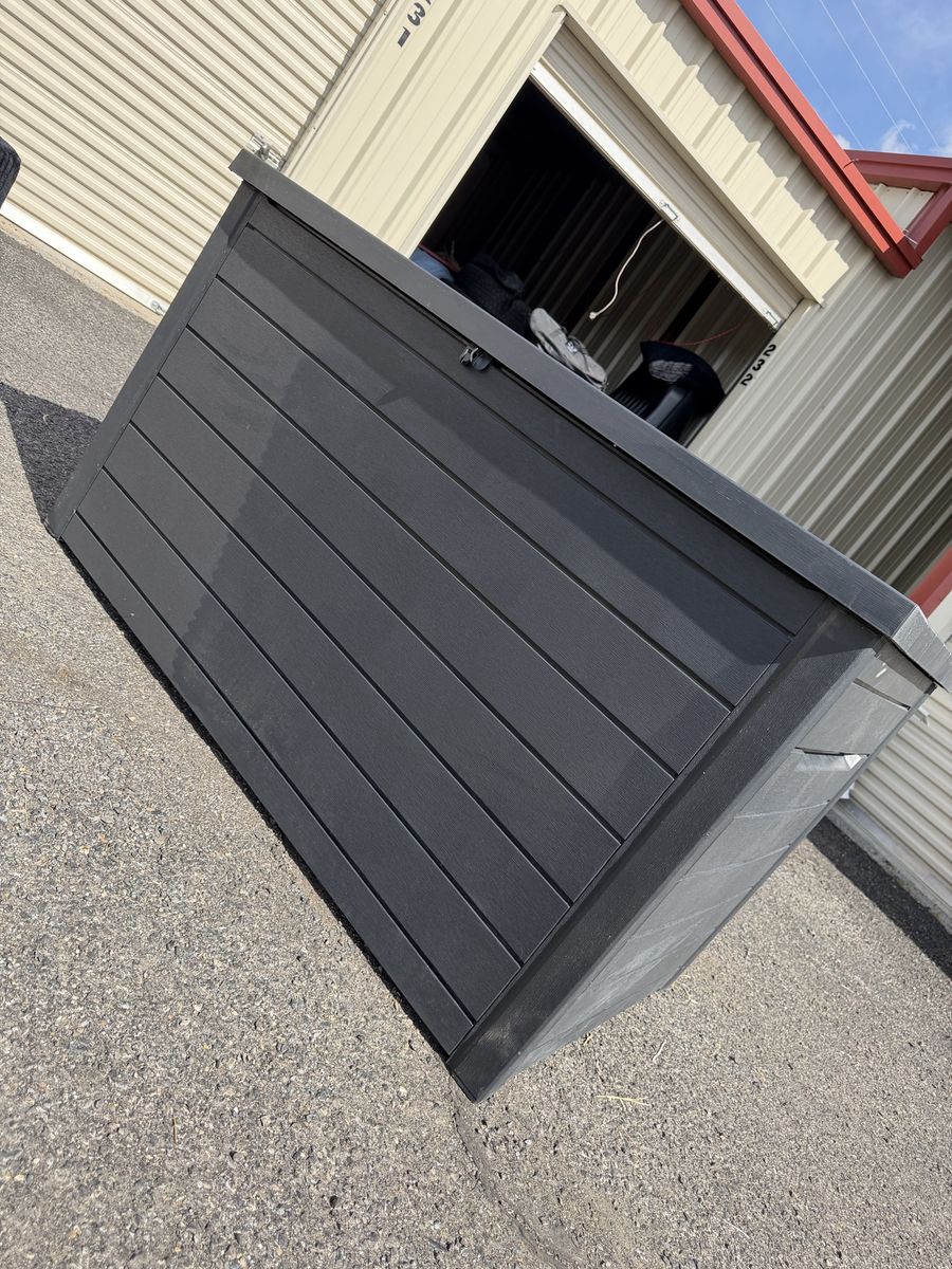 200 Gallon Storage Box!