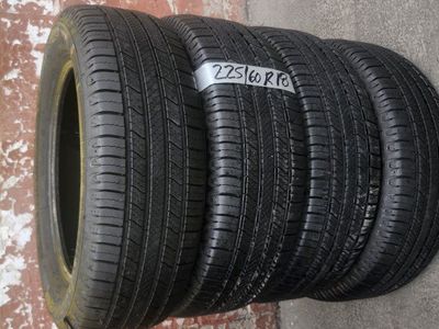 225/60R8 MICHELIN DEFENDER²