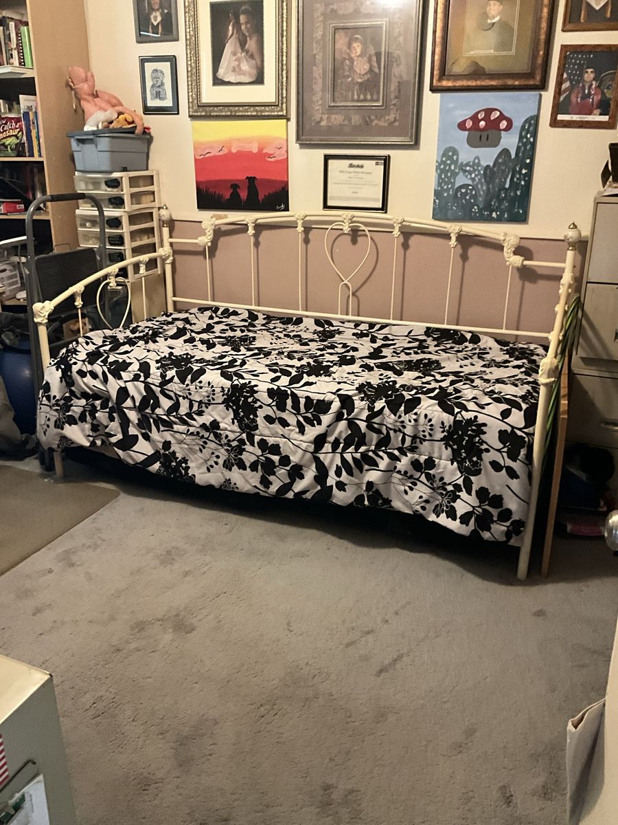 Day bed