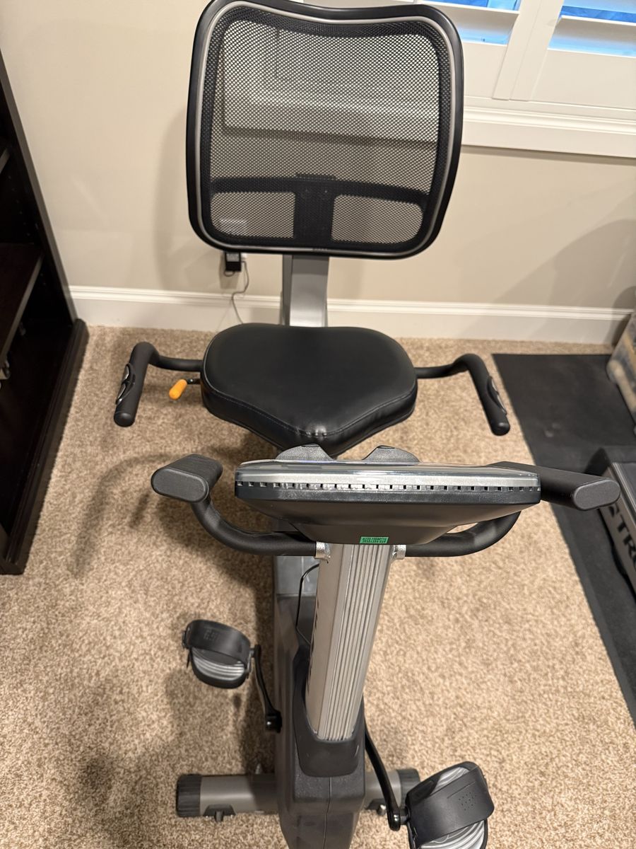 LifeCORE Fitness 850RBS Recumbent Exercise Bike - Magnetic Resistance, Used Excellent Condition