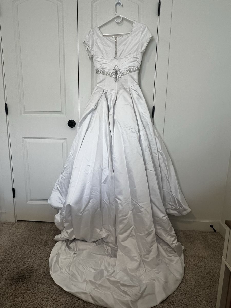 Main image 3