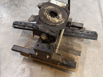 Husky Easy Roller Adjustable 5th wheel Hitch