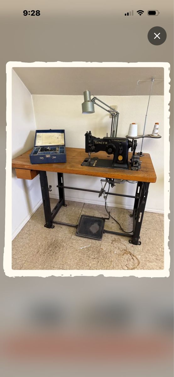 Vintage Singer 31-15 Heavy Duty Industrial Sewing Machine with Table & Accessories