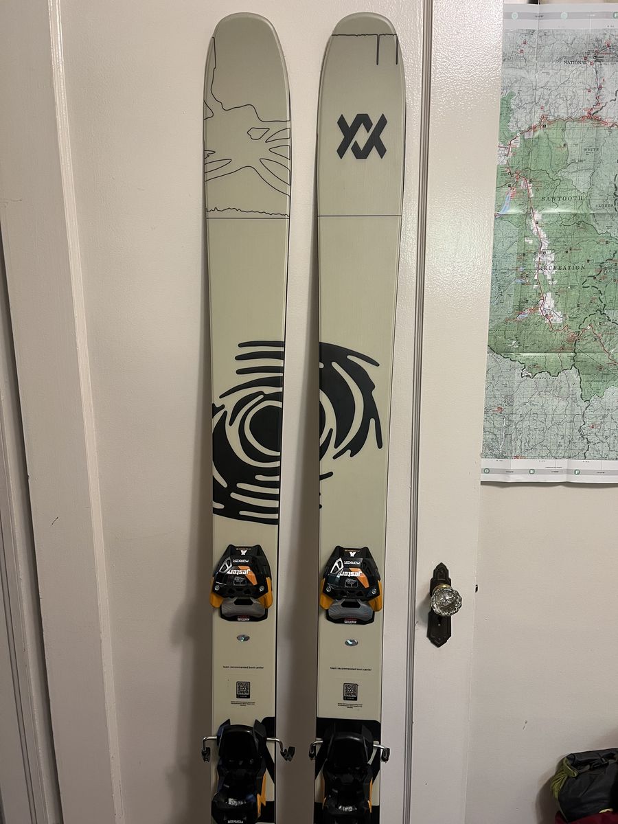 New Volkl Revolt 101  182cm with new Marker Jester 16 mwerks