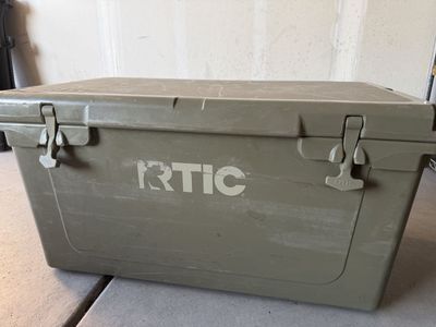 65 QT ULTRA-TOUGH COOLER