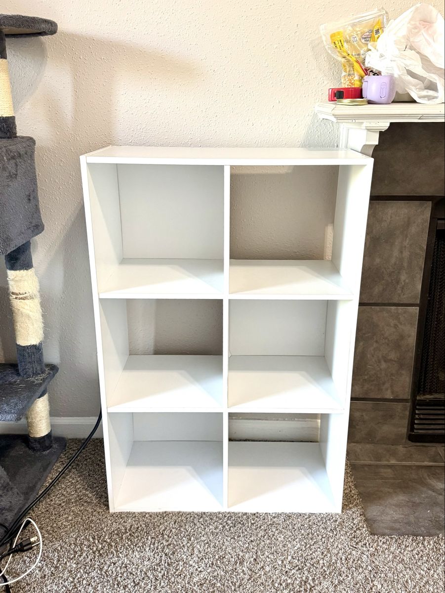 Bookshelf Cubby