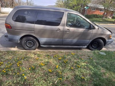 1999 Toyota Sienna CE