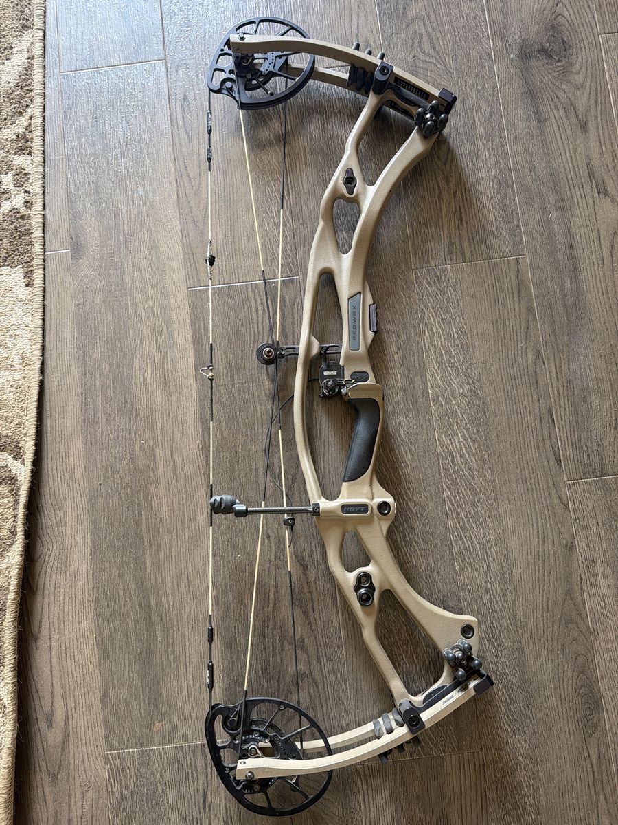 Hoyt REDWRX Carbon RX-7 Left-Hand Compound Bow - Tan