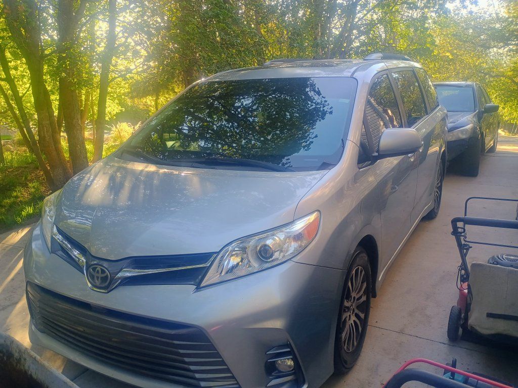 2019 Toyota Sienna XLE 8-Passenger
