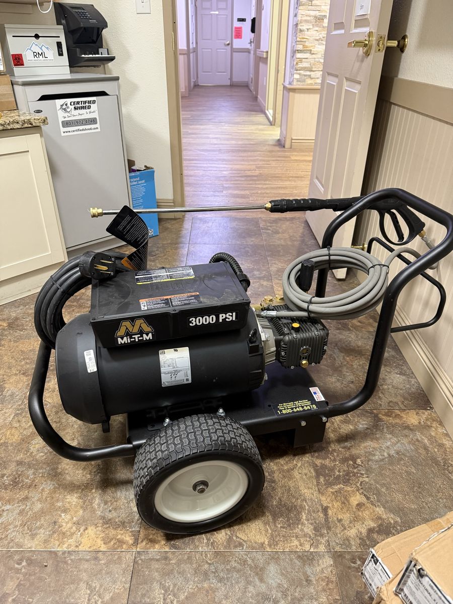 Mi-T-M 3000 PSI Electric Cold Water Pressure Washer with Hose & Wand