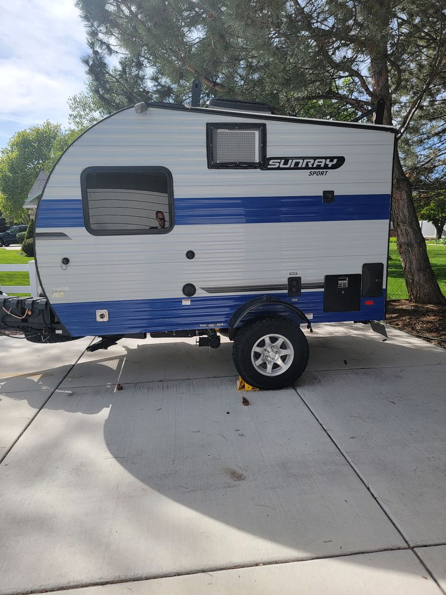 Lightweight, Adventure-Ready Camper, great off-road clearance and upgraded mattress!