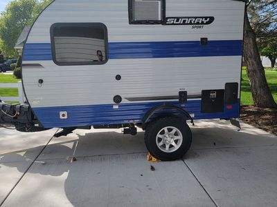 Lightweight, Adventure-Ready Camper, great off-road clearance and upgraded mattress!