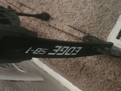 Diamond Archery Edge SB-1 Compound Bow - Black, Adjustable Draw Length & Weight