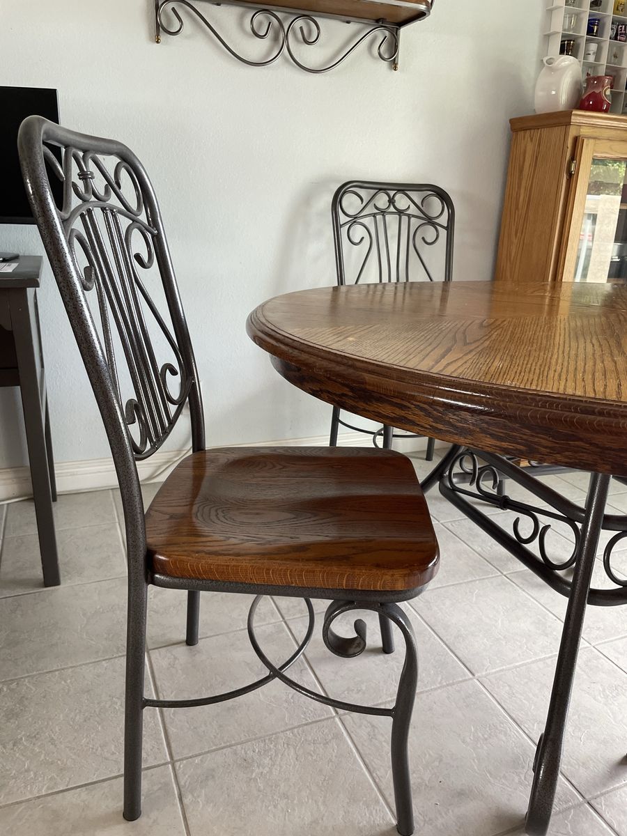 Oak Table, 6 Chairs & Leaf