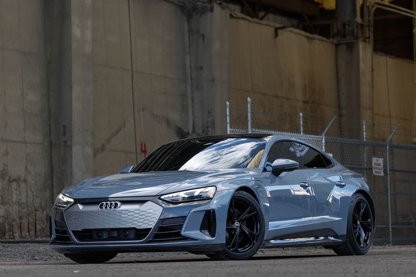 2022 Audi e-tron GT quattro Premium Plus