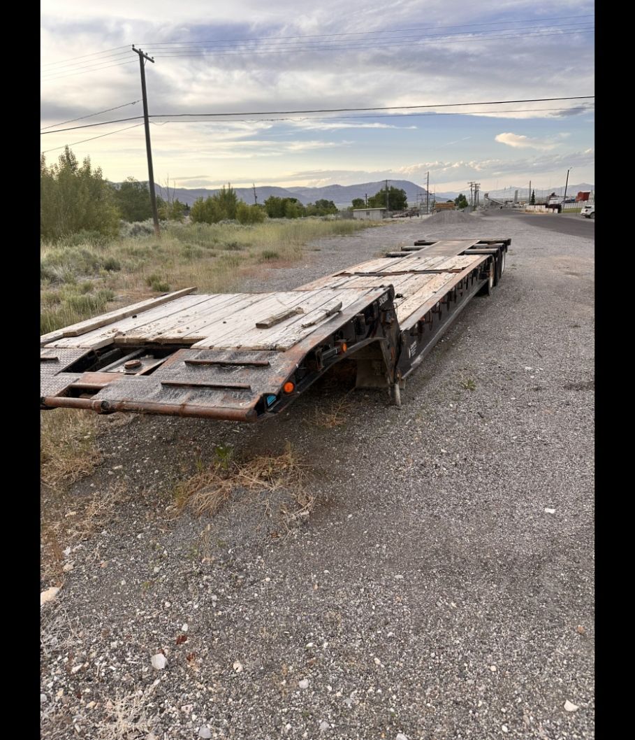 55‑Ton Tridem Lowboy – Clean, Maintained, and PRICED TO SELL
