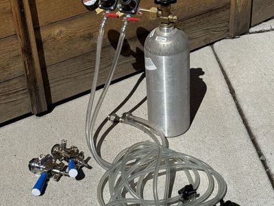 Kegs Taps, Co2 Tank, Regulator