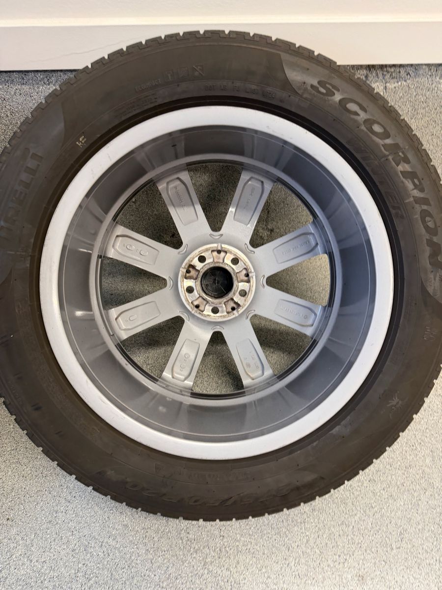Main image 7