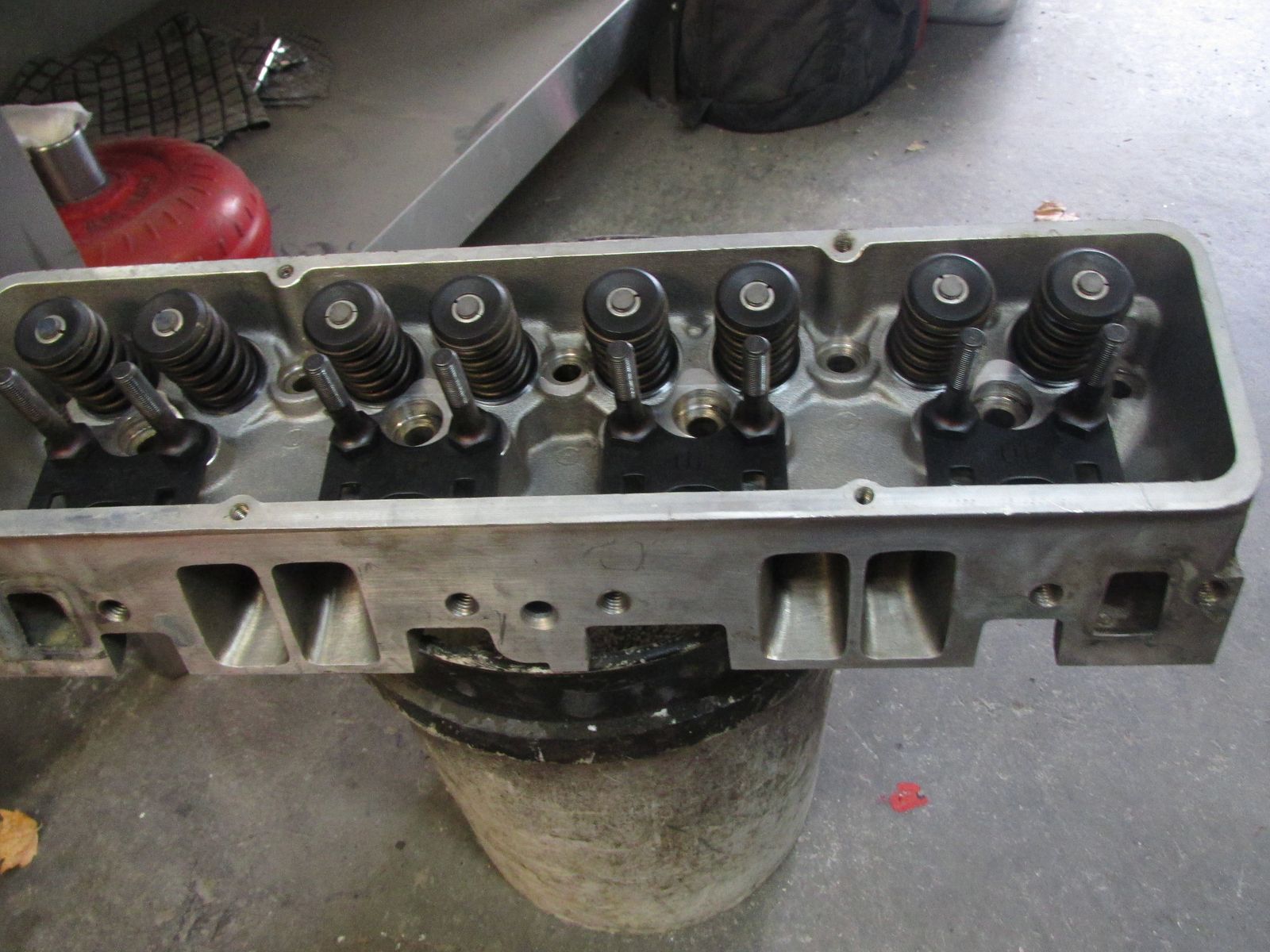 Small Block Chevy Trick-Flow Angle-Plug Aluminum Cylinder Head