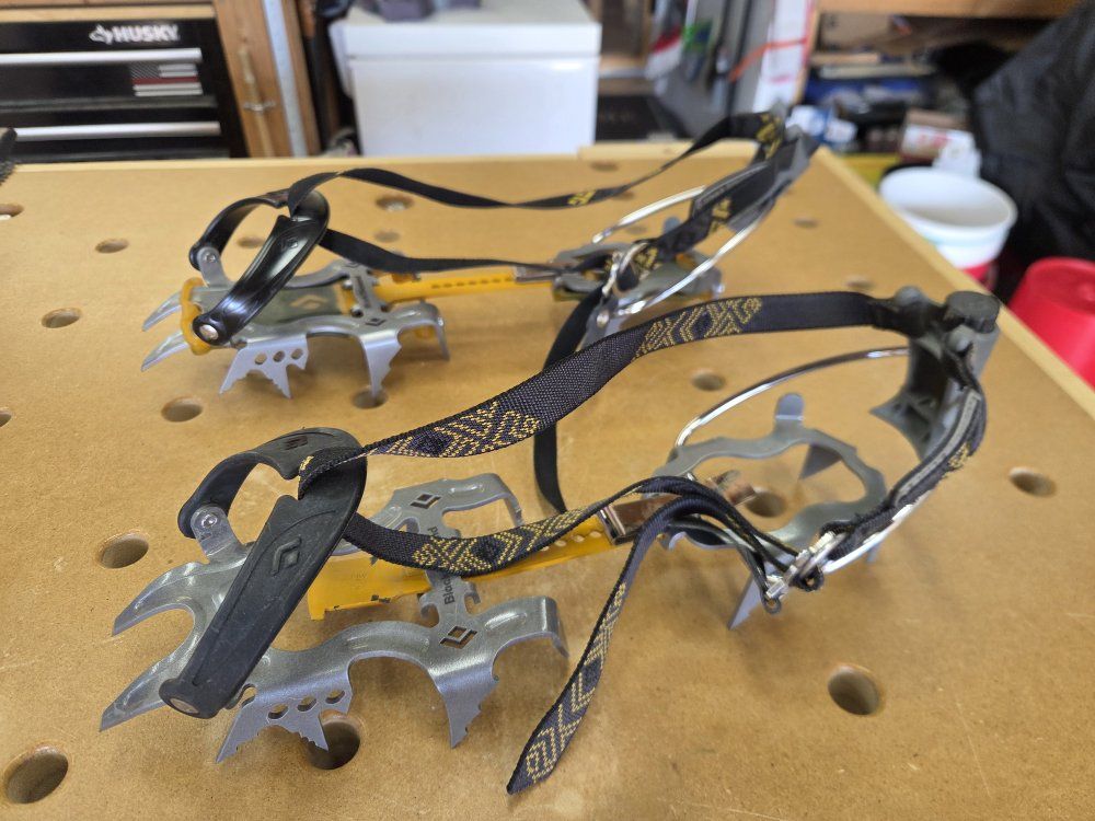 Black Diamond Sabertooth Crampons