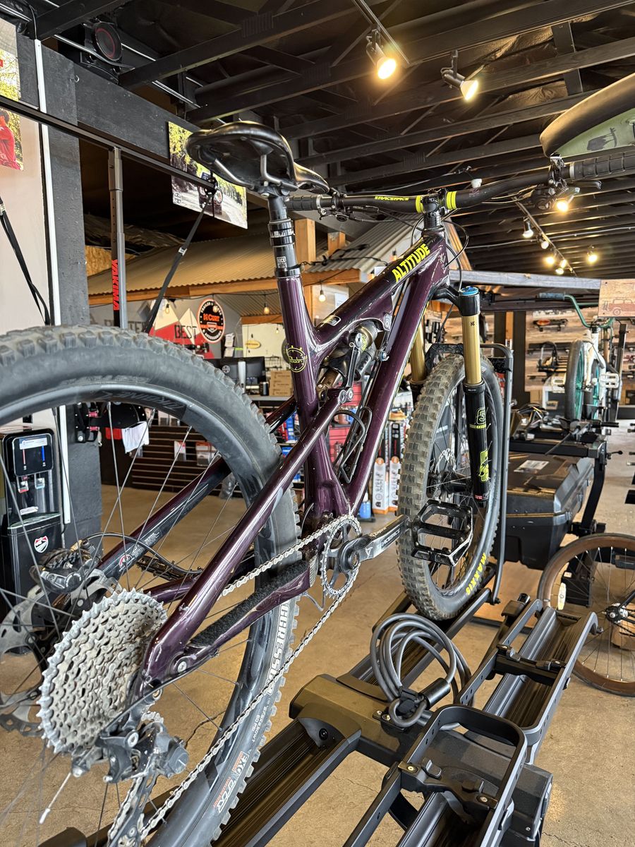 Rocky Mountain Altitude MTB