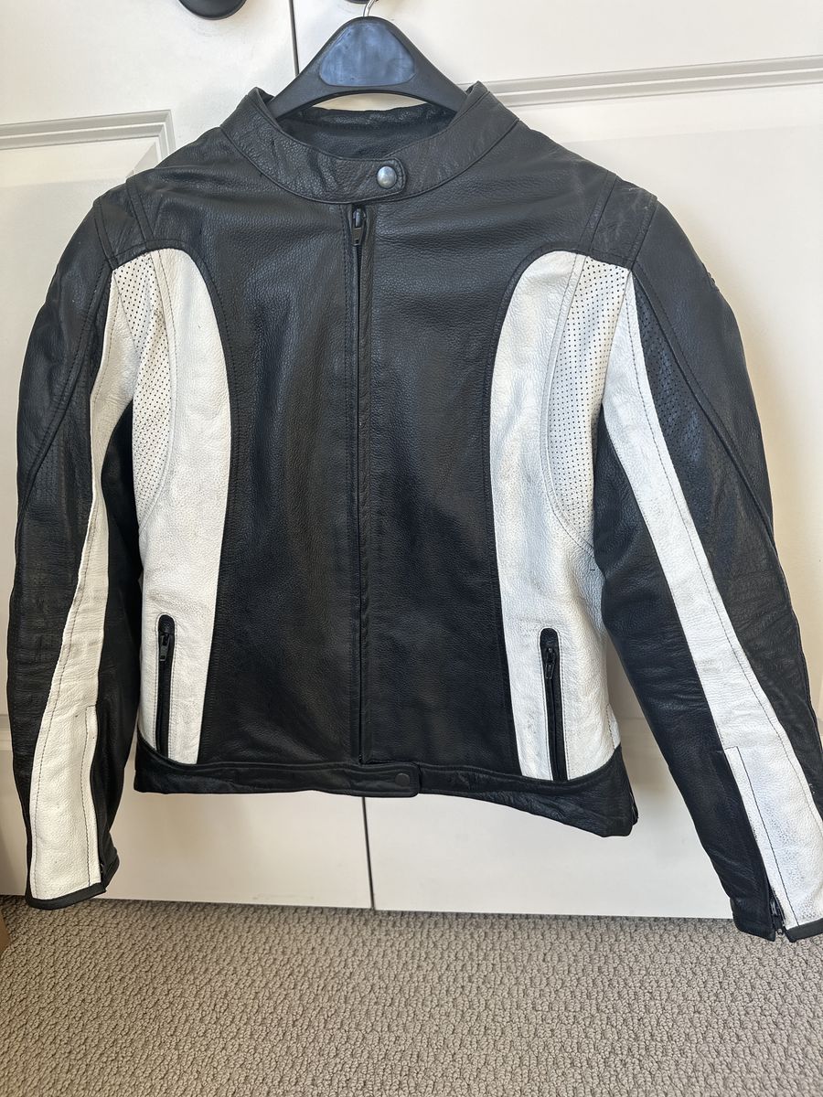 BILT Womens Leather Jacket Size 8