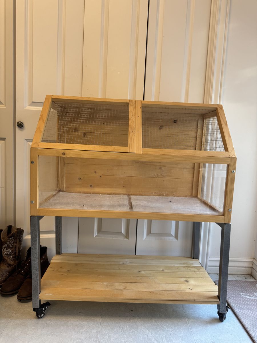 Wooden Small Animal Cage/Hutch – Waterproof Floor – Great for Rabbits, Guinea Pigs & More