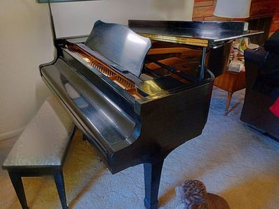 Yamaha G2 Grand Piano - Black, Excellent Condition