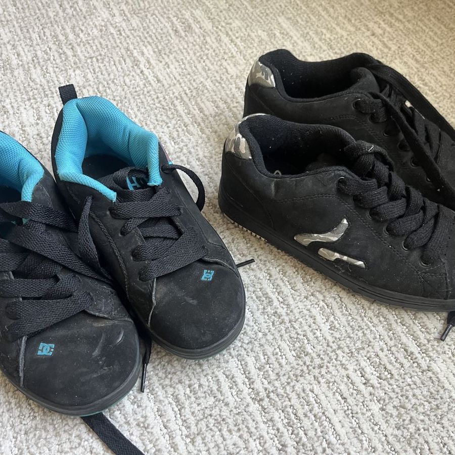 Boys shoes 4 and 4.5 dc