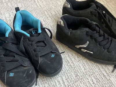 Boys shoes 4 and 4.5 dc