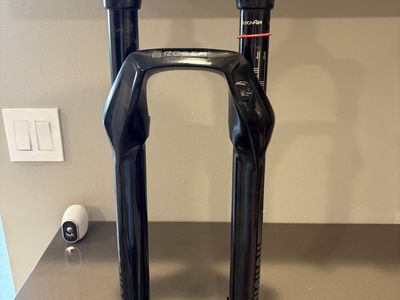2021 Rockshox Recon with 2 position lockout