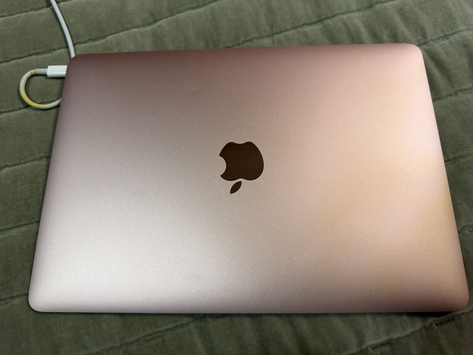 MacBook (Retina, 12‑inch, 2016) – Rose Gold