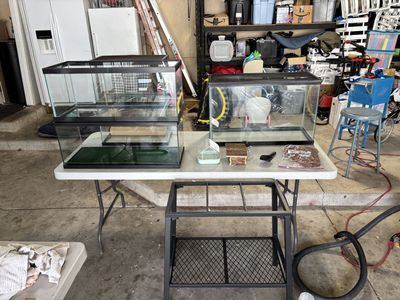 4 Reptile tanks, 1 Stand, Arcadia LED light Bar