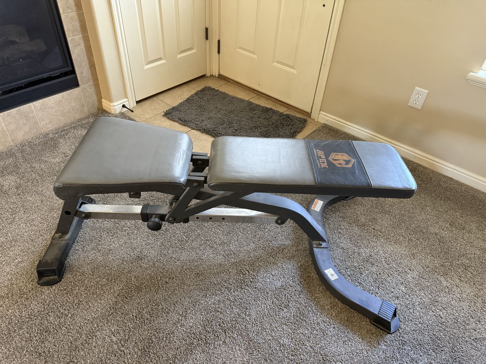 Apex weight bench