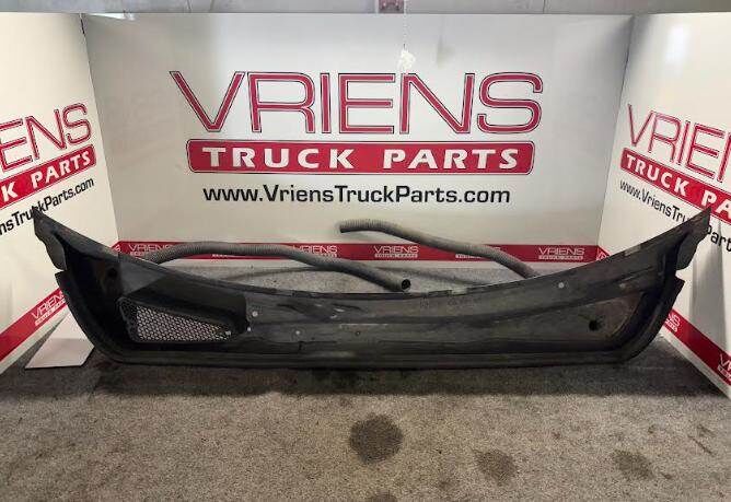 Used Peterbilt Tray-Cowl Assembly, Part # R06-6016, Fits Kenworth