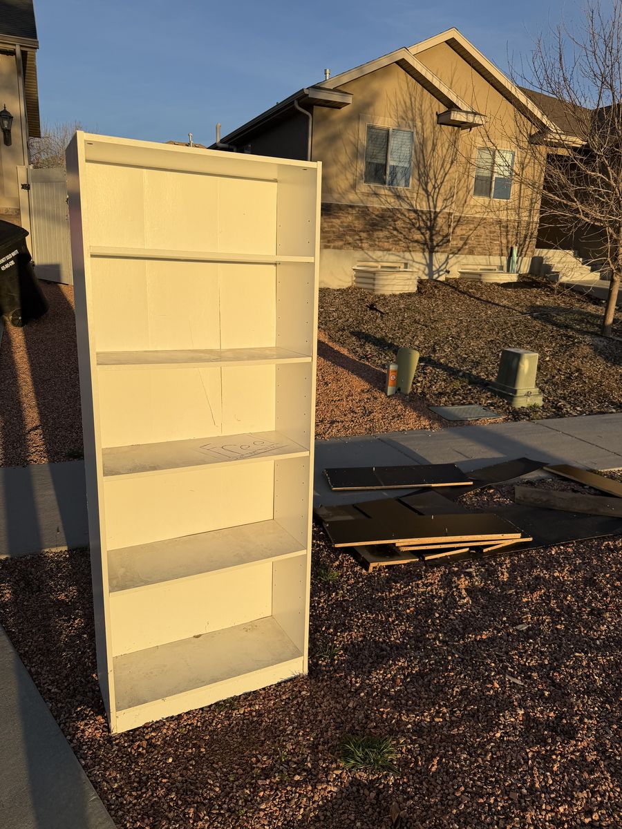 Free Bookshelf