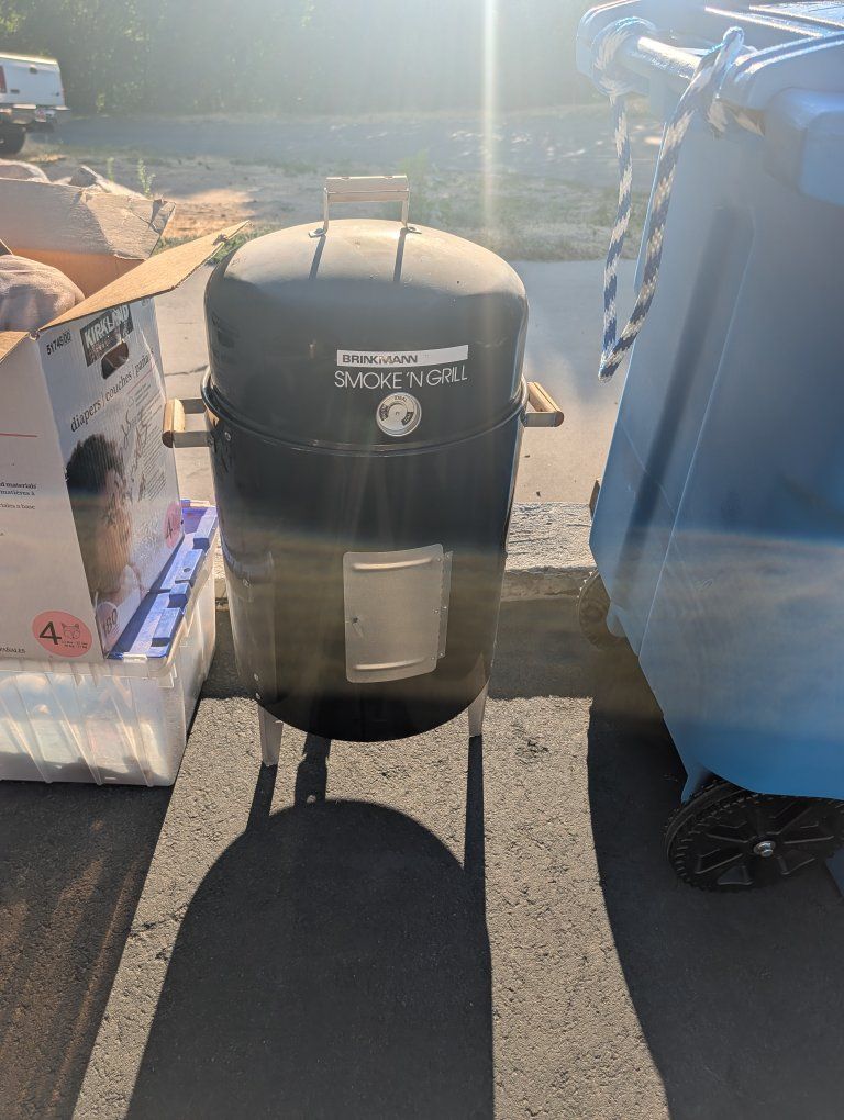 Brinkmann Smoke 'N Grill Charcoal Smoker Outdoor BBQ Grill Cooker Black